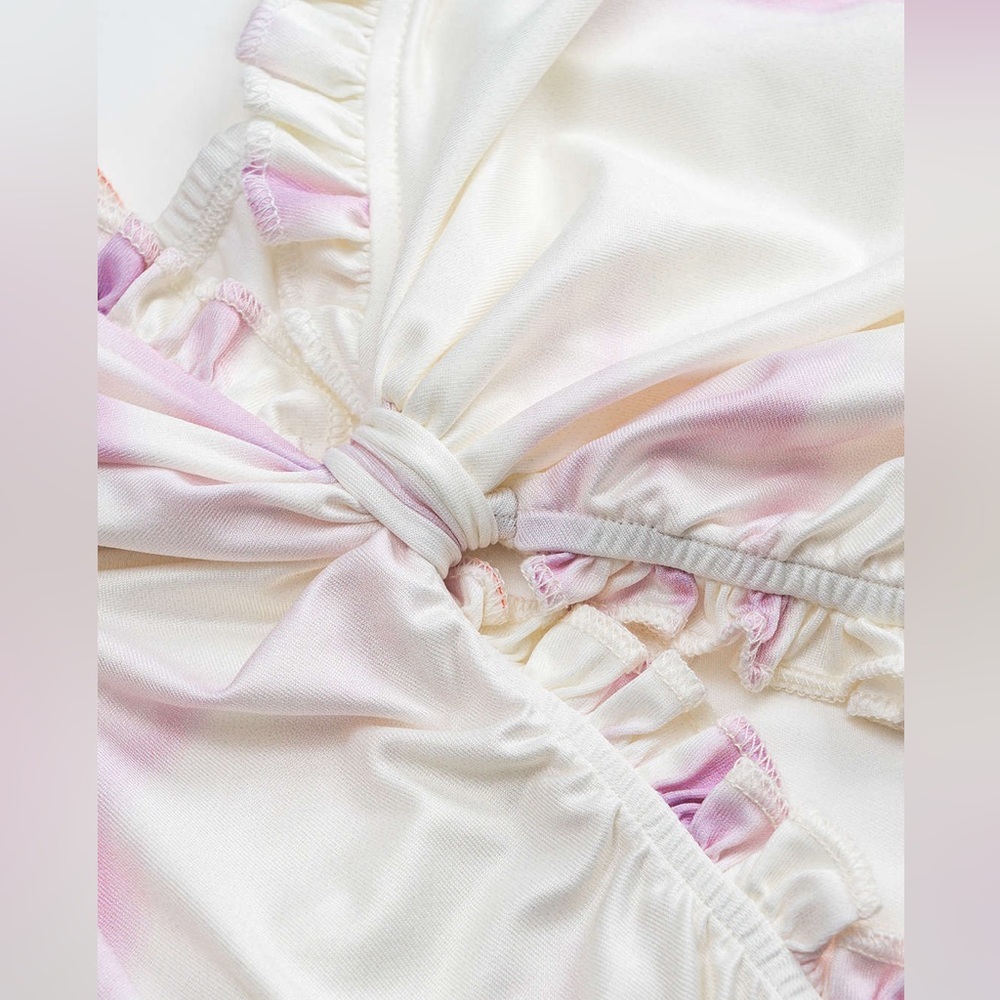 Elegant Cream and Pink Halter Dress - Picture 4 of 7